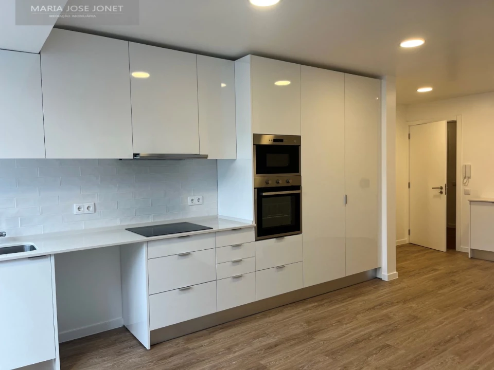 Apartamento T3 para Arrendamento em Avenidas Novas Foto 29