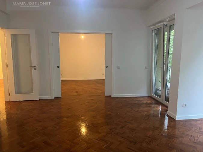 Apartamento T3 para Arrendamento em Avenidas Novas Foto 3