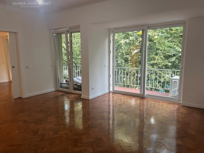 Apartamento T3 para Arrendamento em Avenidas Novas Foto 2