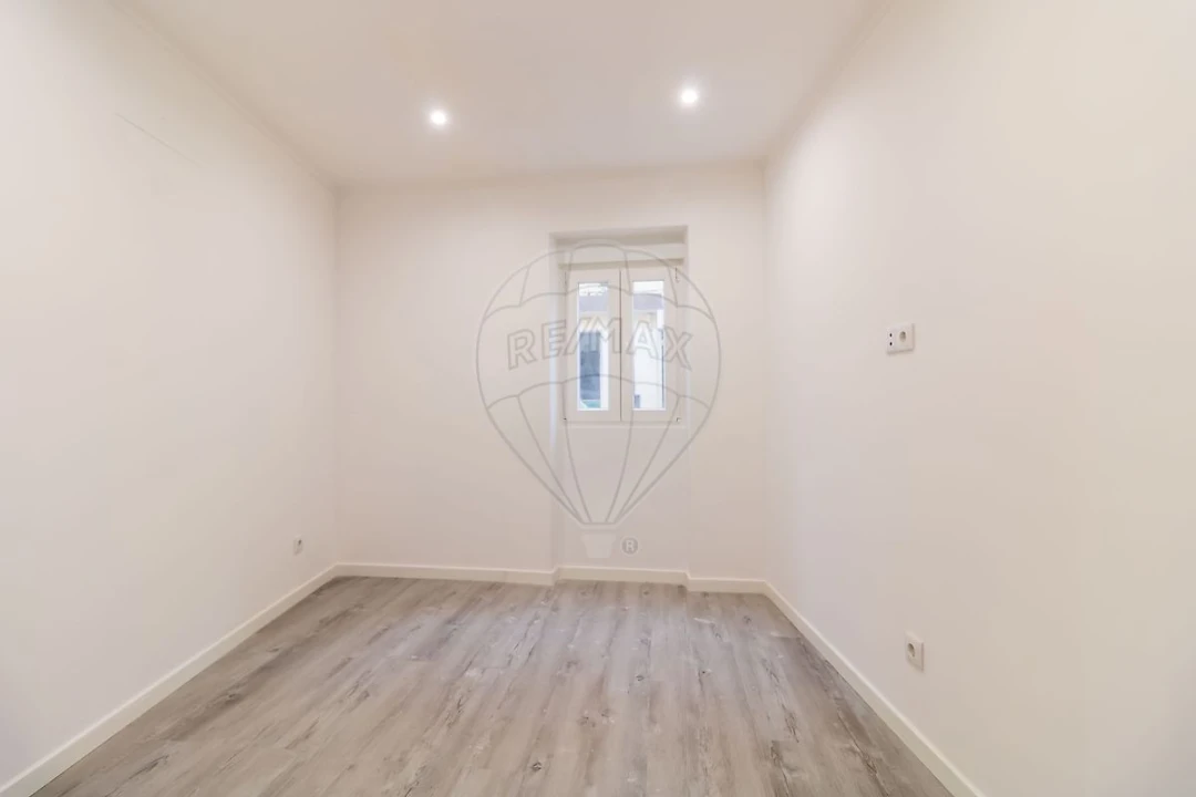 Apartamento T1 para Venda em Baixa da Banheira e Vale da Amoreira Foto 2