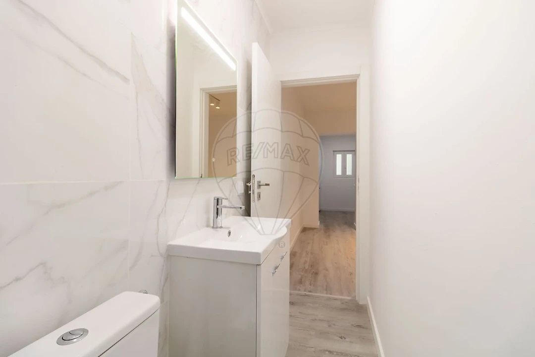 Apartamento T1 para Venda em Baixa da Banheira e Vale da Amoreira Foto 3