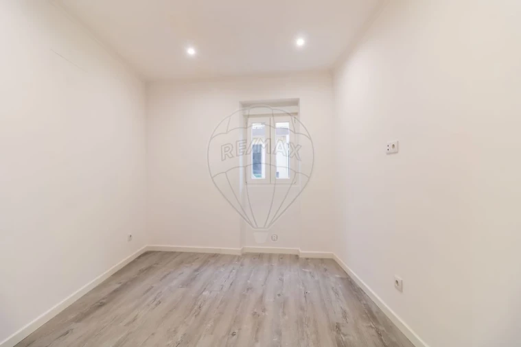 Apartamento T1 para Venda em Baixa da Banheira e Vale da Amoreira Foto 2