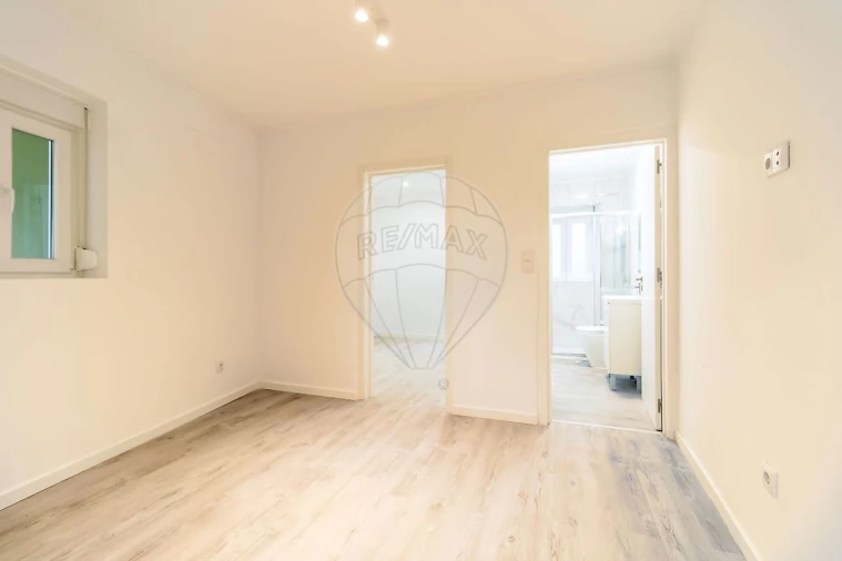 Apartamento T1 para Venda em Baixa da Banheira e Vale da Amoreira Foto 9