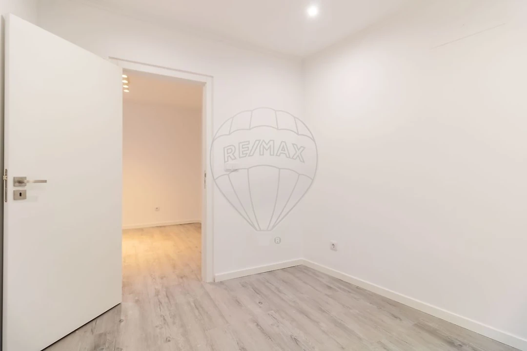 Apartamento T1 para Venda em Baixa da Banheira e Vale da Amoreira Foto 5