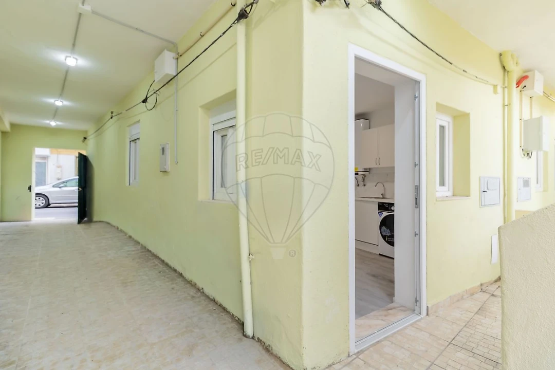 Apartamento T1 para Venda em Baixa da Banheira e Vale da Amoreira Foto 7