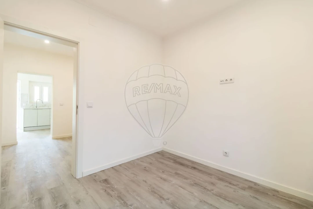 Apartamento T1 para Venda em Baixa da Banheira e Vale da Amoreira Foto 3
