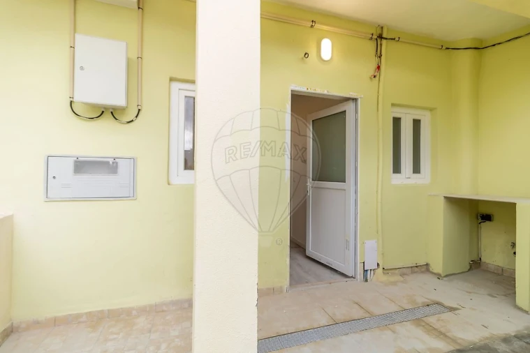 Apartamento T1 para Venda em Baixa da Banheira e Vale da Amoreira Foto 17