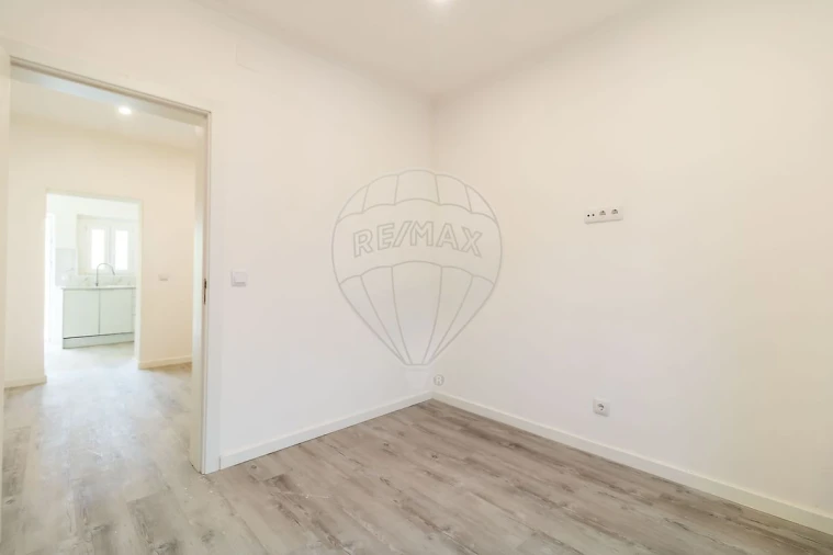 Apartamento T1 para Venda em Baixa da Banheira e Vale da Amoreira Foto 3