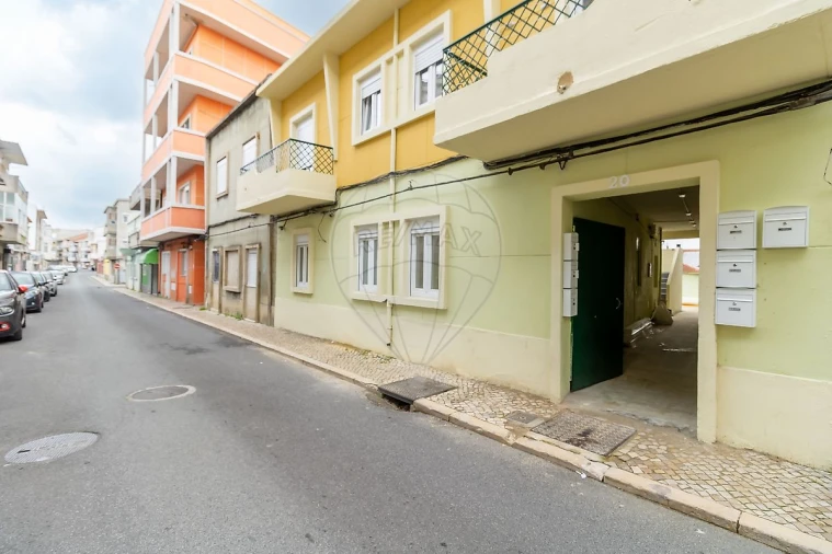 Apartamento T1 para Venda em Baixa da Banheira e Vale da Amoreira Foto 1