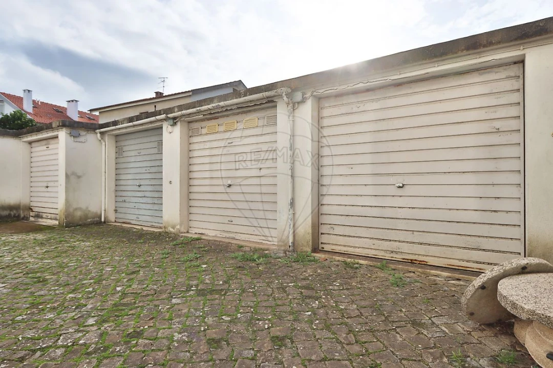 Armazém para Venda em Porto Salvo Foto 6