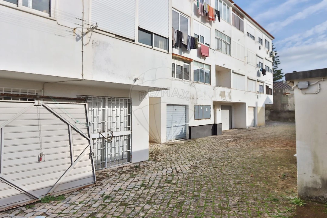 Armazém para Venda em Porto Salvo Foto 5