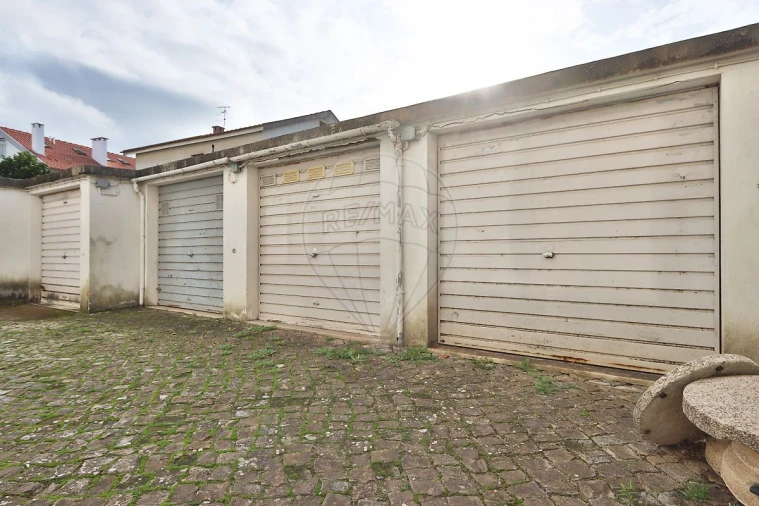 Armazém para Venda em Porto Salvo Foto 6