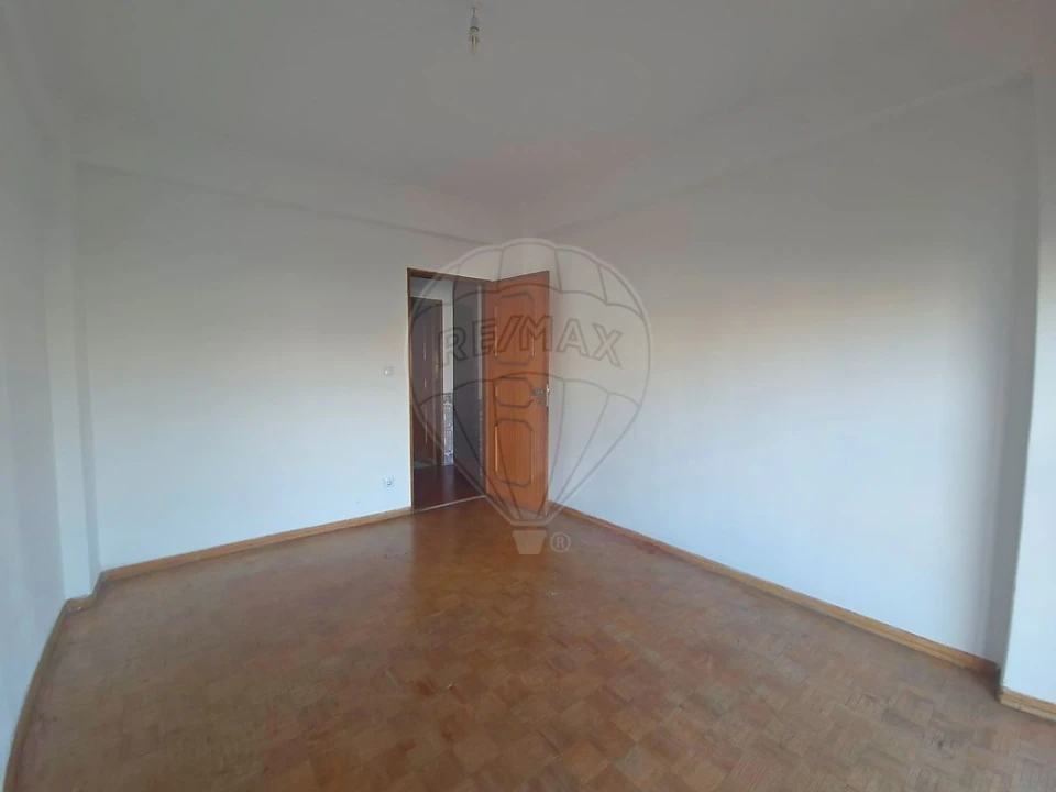 Apartamento T3 para Venda em Queluz e Belas Foto 9