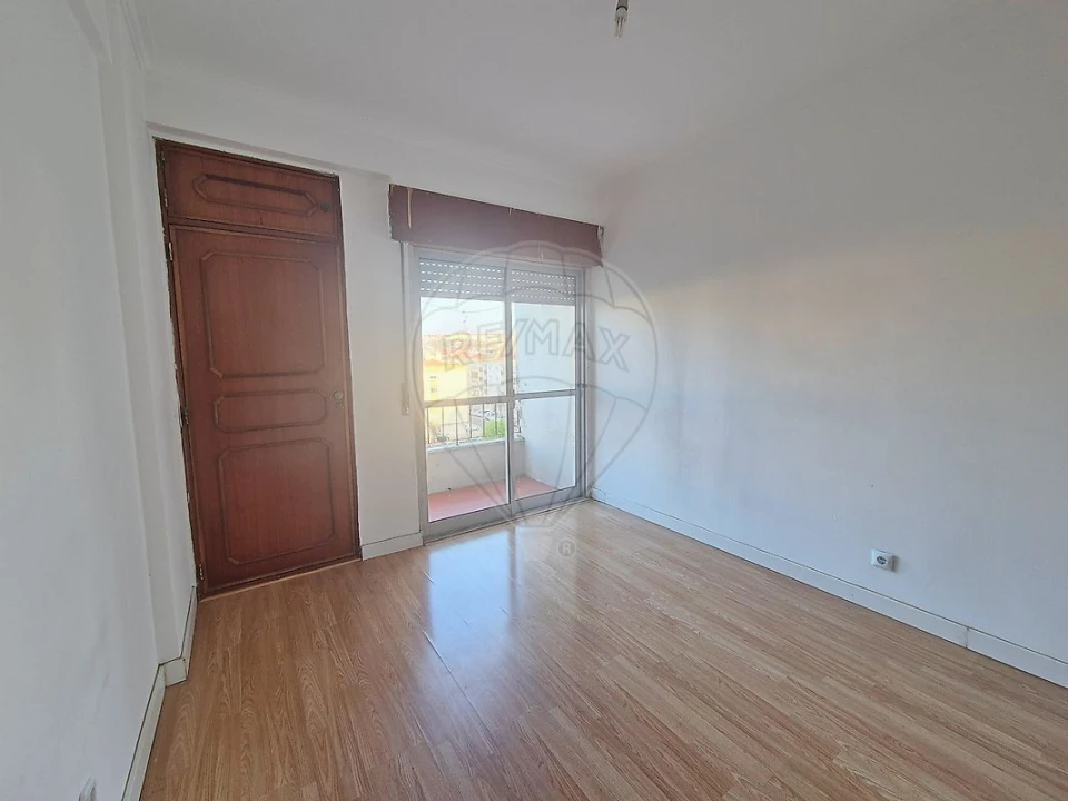 Apartamento T3 para Venda em Queluz e Belas Foto 7