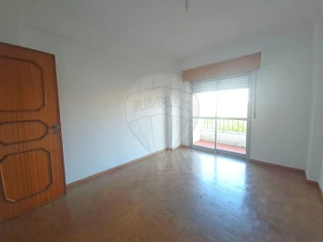 Apartamento T3 para Venda em Queluz e Belas