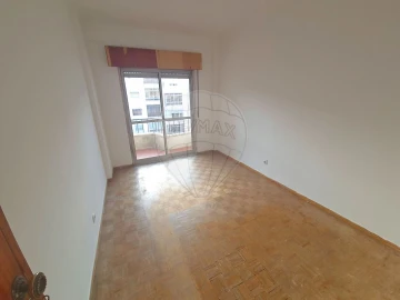 Apartamento T3 para Venda em Queluz e Belas