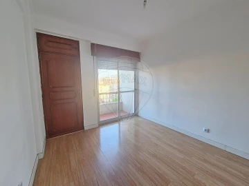 Apartamento T3 para Venda em Queluz e Belas