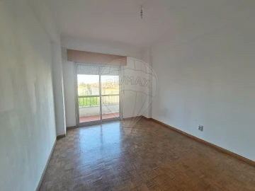 Apartamento T3 para Venda em Queluz e Belas