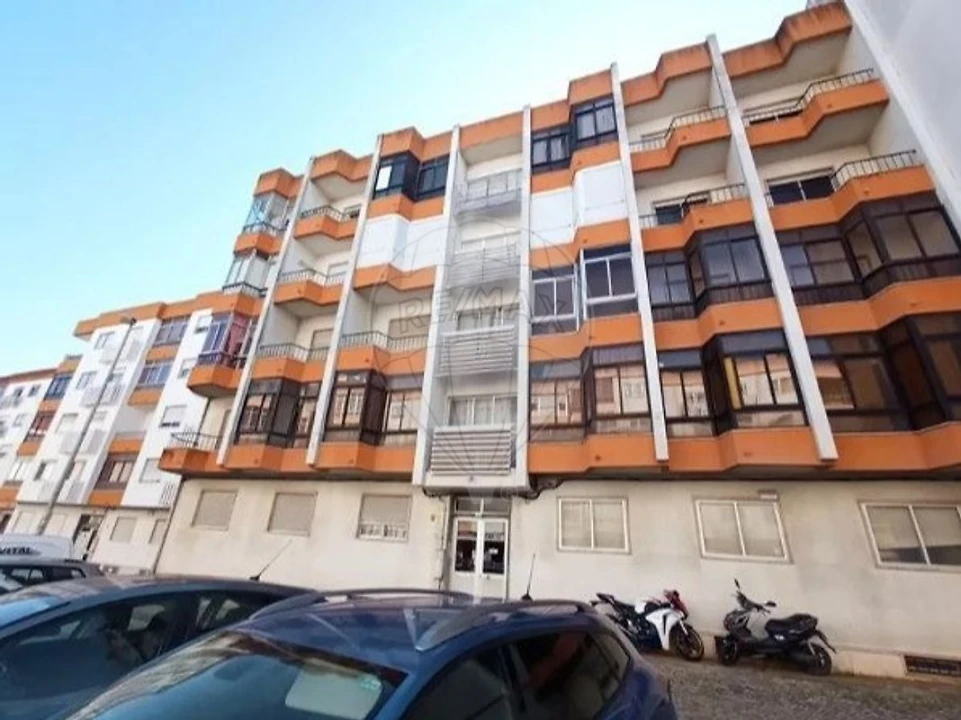 Apartamento T3 para Venda em Queluz e Belas Foto 1