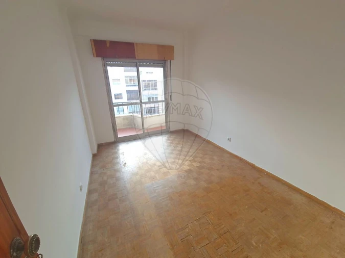 Apartamento T3 para Venda em Queluz e Belas Foto 13
