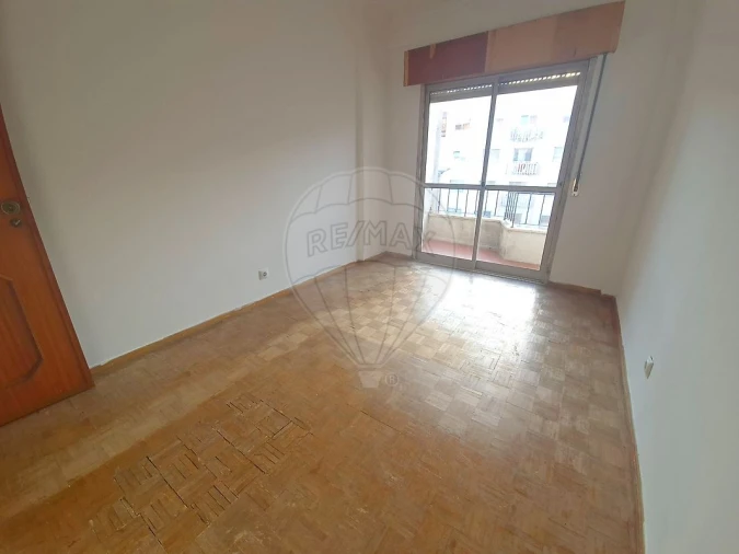 Apartamento T3 para Venda em Queluz e Belas Foto 17