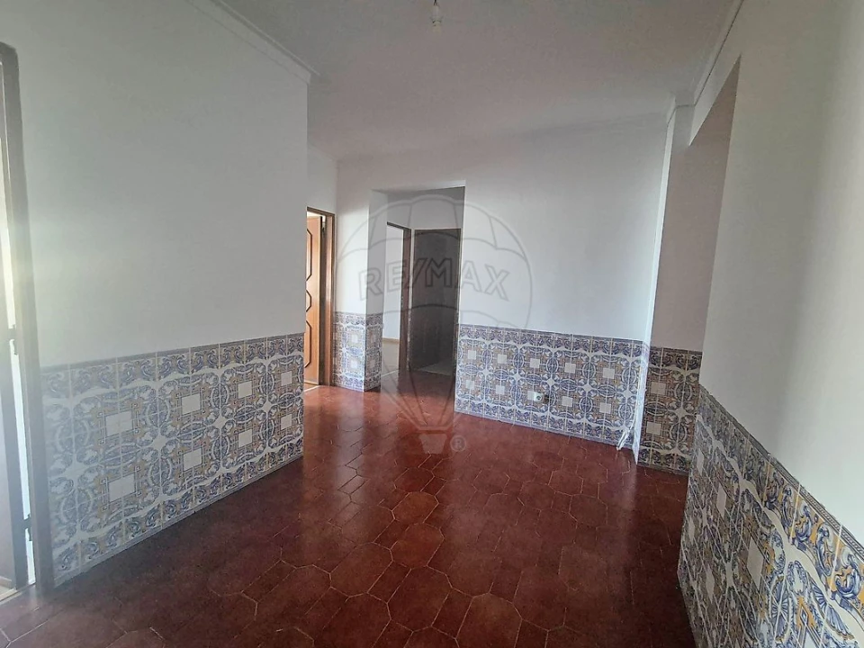 Apartamento T3 para Venda em Queluz e Belas Foto 2
