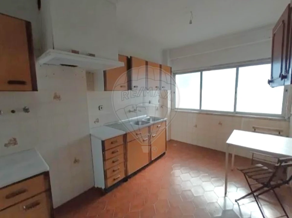 Apartamento T3 para Venda em Queluz e Belas Foto 9