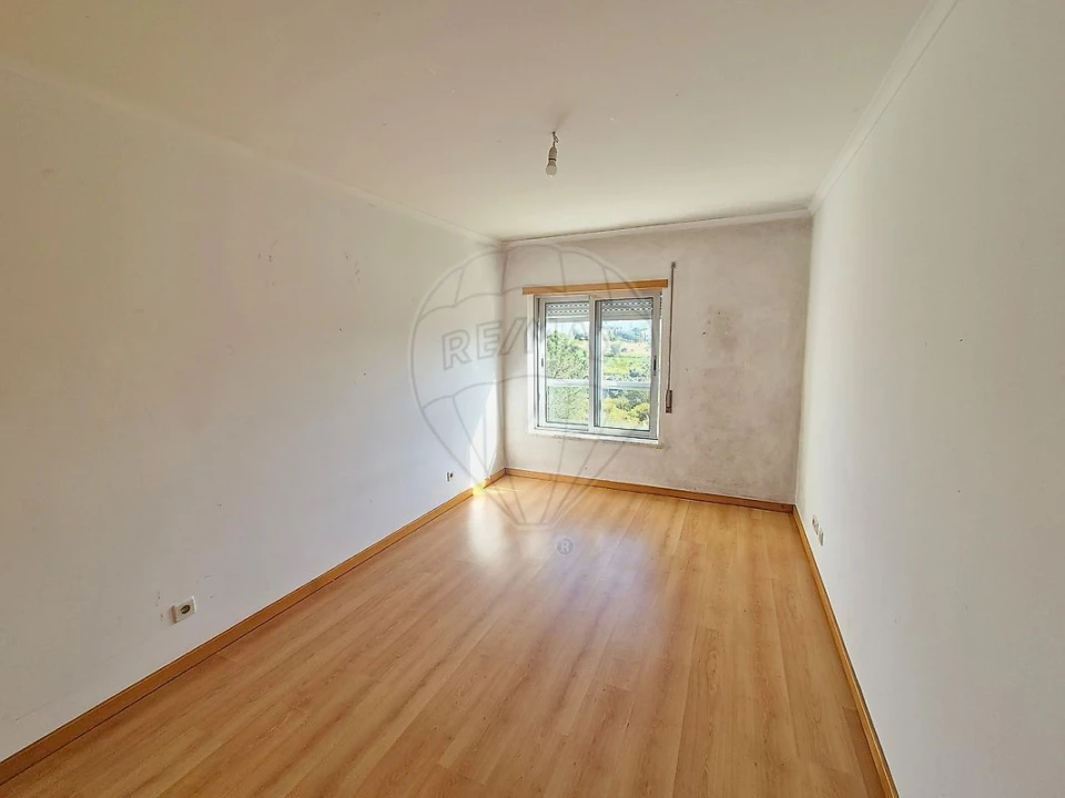 Apartamento T2 para Venda em Rio de Mouro Foto 5