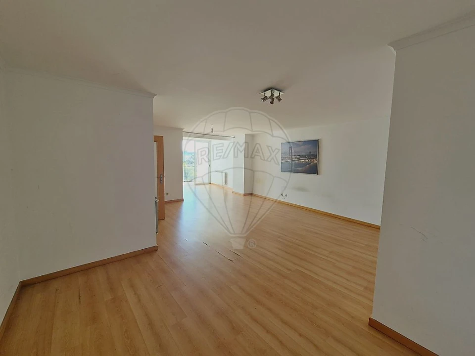 Apartamento T2 para Venda em Rio de Mouro Foto 9