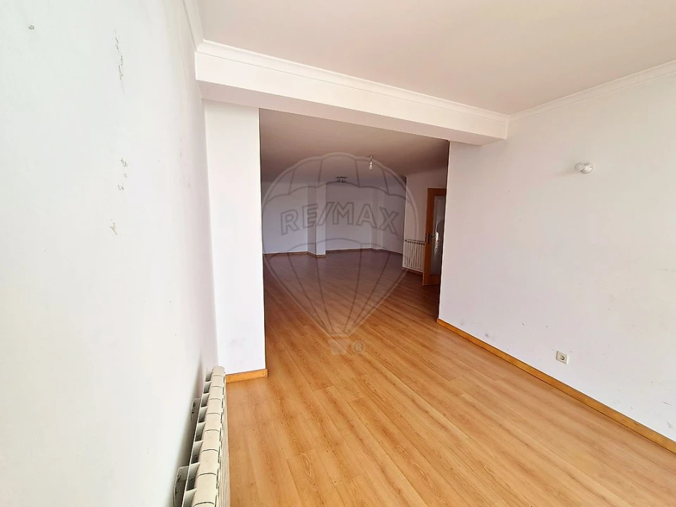 Apartamento T2 para Venda em Rio de Mouro Foto 11