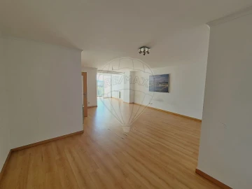 Apartamento T2 para Venda em Rio de Mouro