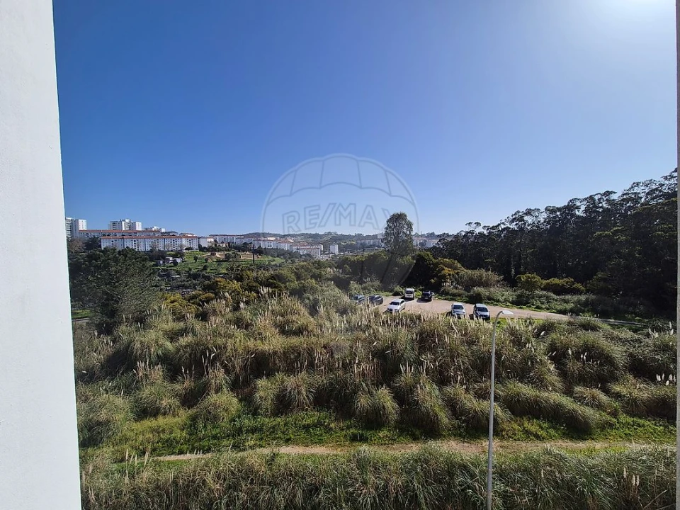 Apartamento T2 para Venda em Rio de Mouro Foto 13