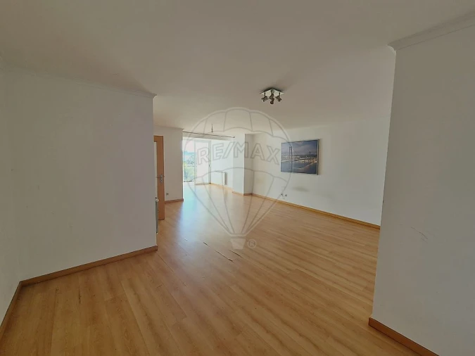 Apartamento T2 para Venda em Rio de Mouro Foto 9
