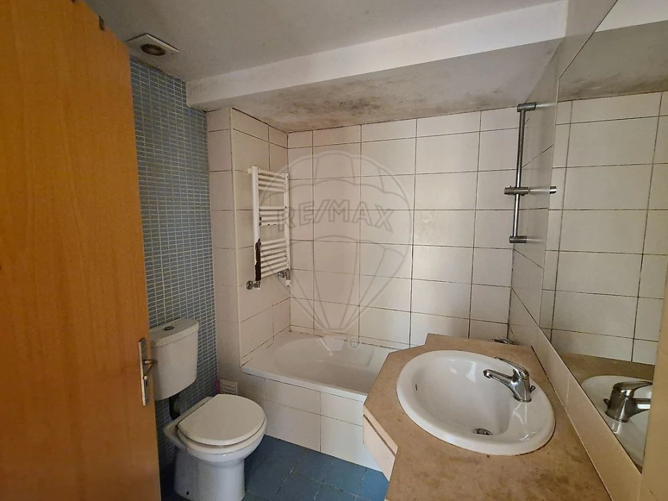 Apartamento T2 para Venda em Rio de Mouro Foto 7
