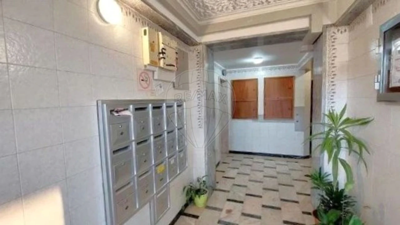 Apartamento T2 para Venda em Rio de Mouro Foto 12