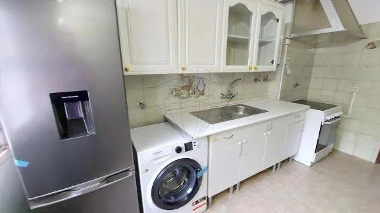 Apartamento T2 para Venda em Rio de Mouro Foto 10