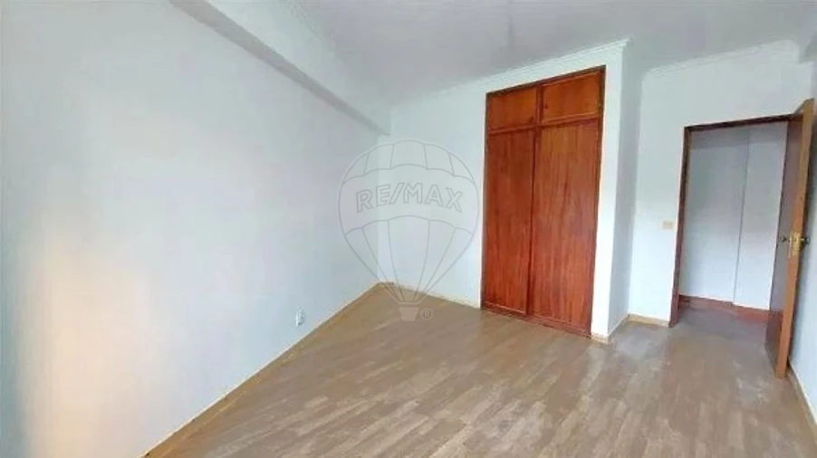 Apartamento T2 para Venda em Rio de Mouro Foto 8