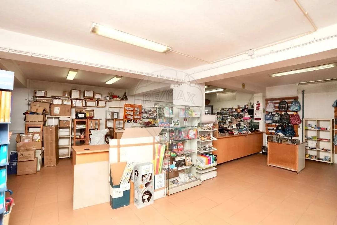 Negócio para Venda em Sacavém e Prior Velho Foto 4