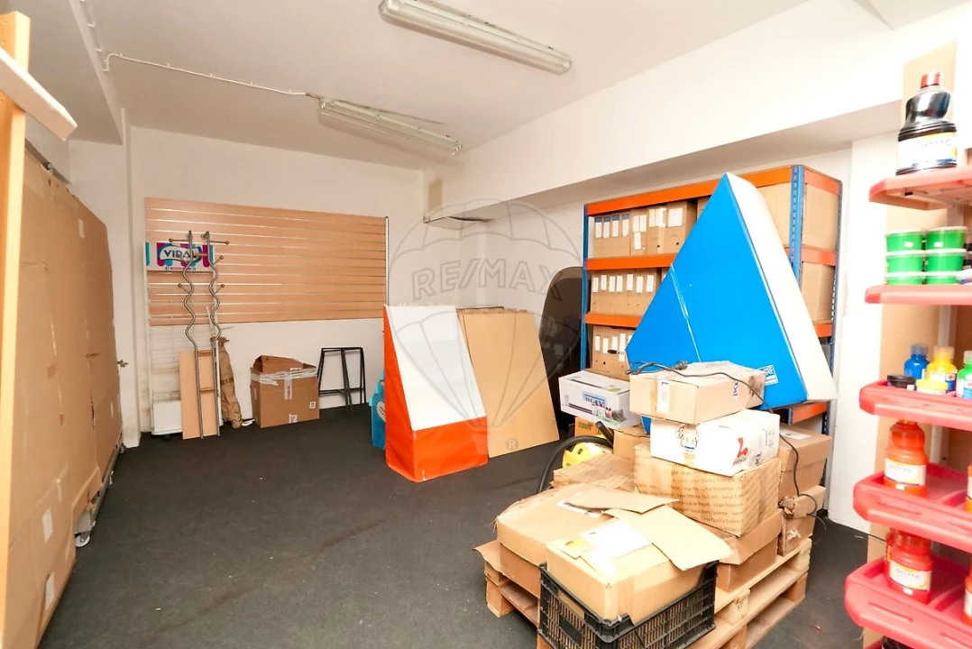 Negócio para Venda em Sacavém e Prior Velho Foto 8