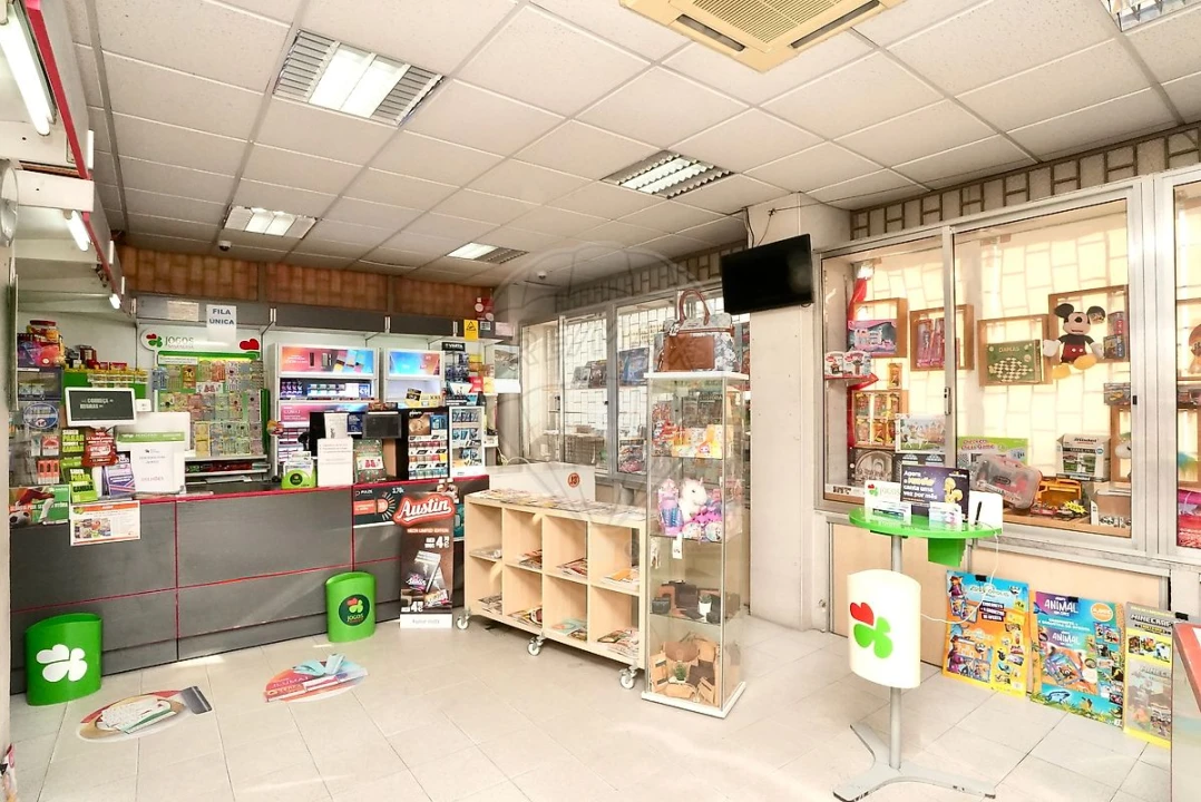 Negócio para Venda em Sacavém e Prior Velho Foto 13