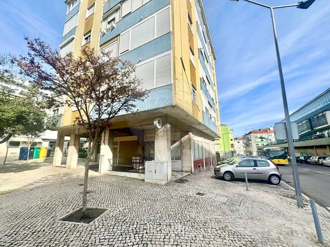 Negócio para Venda em Sacavém e Prior Velho Foto 17