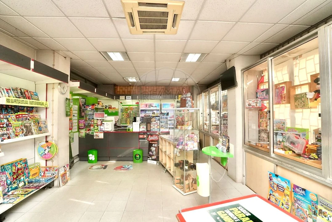 Negócio para Venda em Sacavém e Prior Velho Foto 14