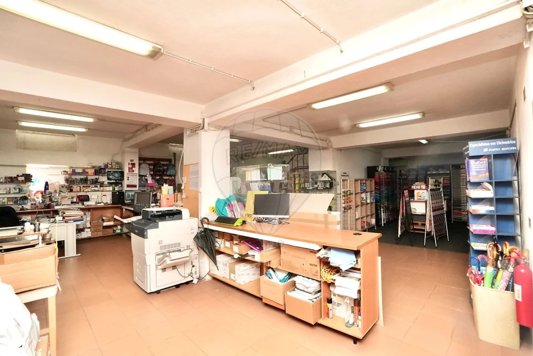 Negócio para Venda em Sacavém e Prior Velho Foto 6