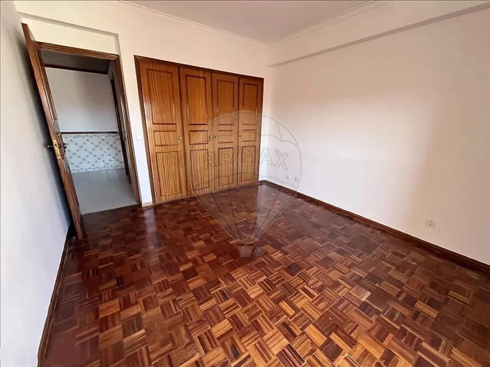 Apartamento T2 para Venda em Agualva e Mira-Sintra Foto 25