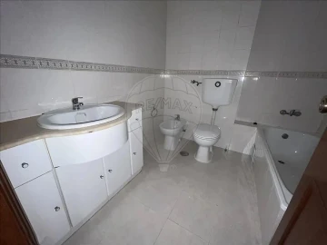 Apartamento T2 para Venda em Agualva e Mira-Sintra