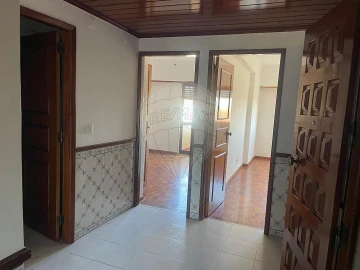 Apartamento T2 para Venda em Agualva e Mira-Sintra