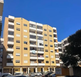 Apartamento T2 para Venda em Agualva e Mira-Sintra