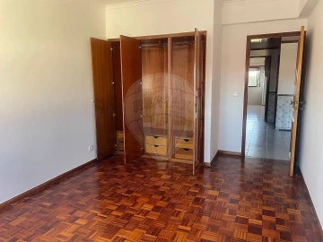 Apartamento T2 para Venda em Agualva e Mira-Sintra