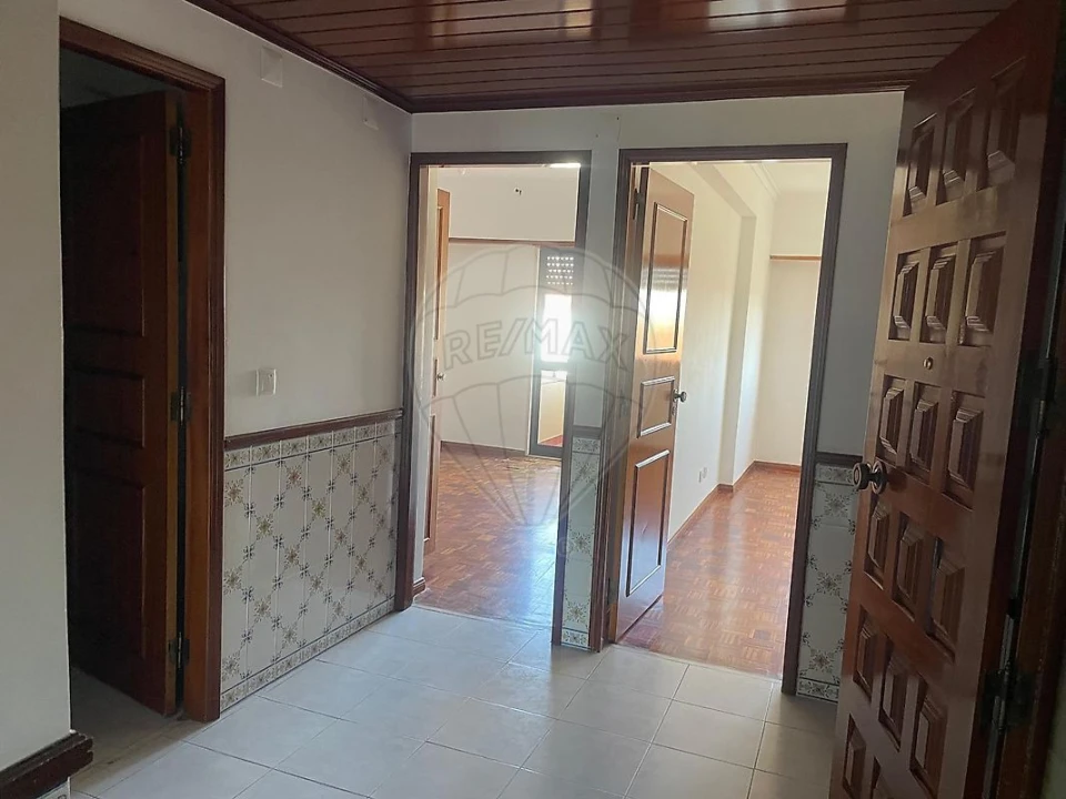 Apartamento T2 para Venda em Agualva e Mira-Sintra Foto 12