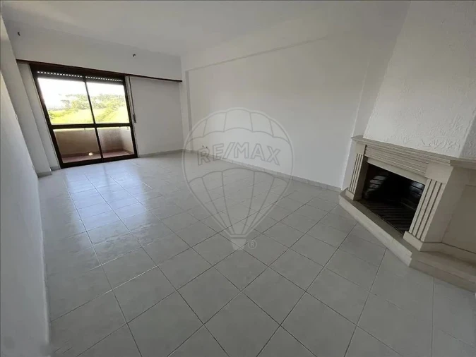 Apartamento T2 para Venda em Agualva e Mira-Sintra Foto 23